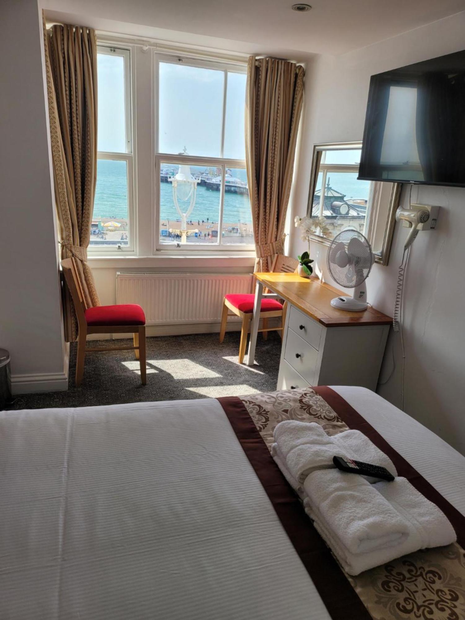 Atlantic Seafront Hotel Brighton ภายนอก รูปภาพ