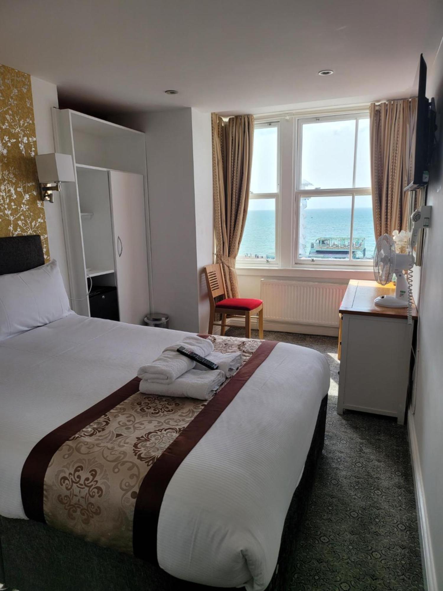 Atlantic Seafront Hotel Brighton ภายนอก รูปภาพ